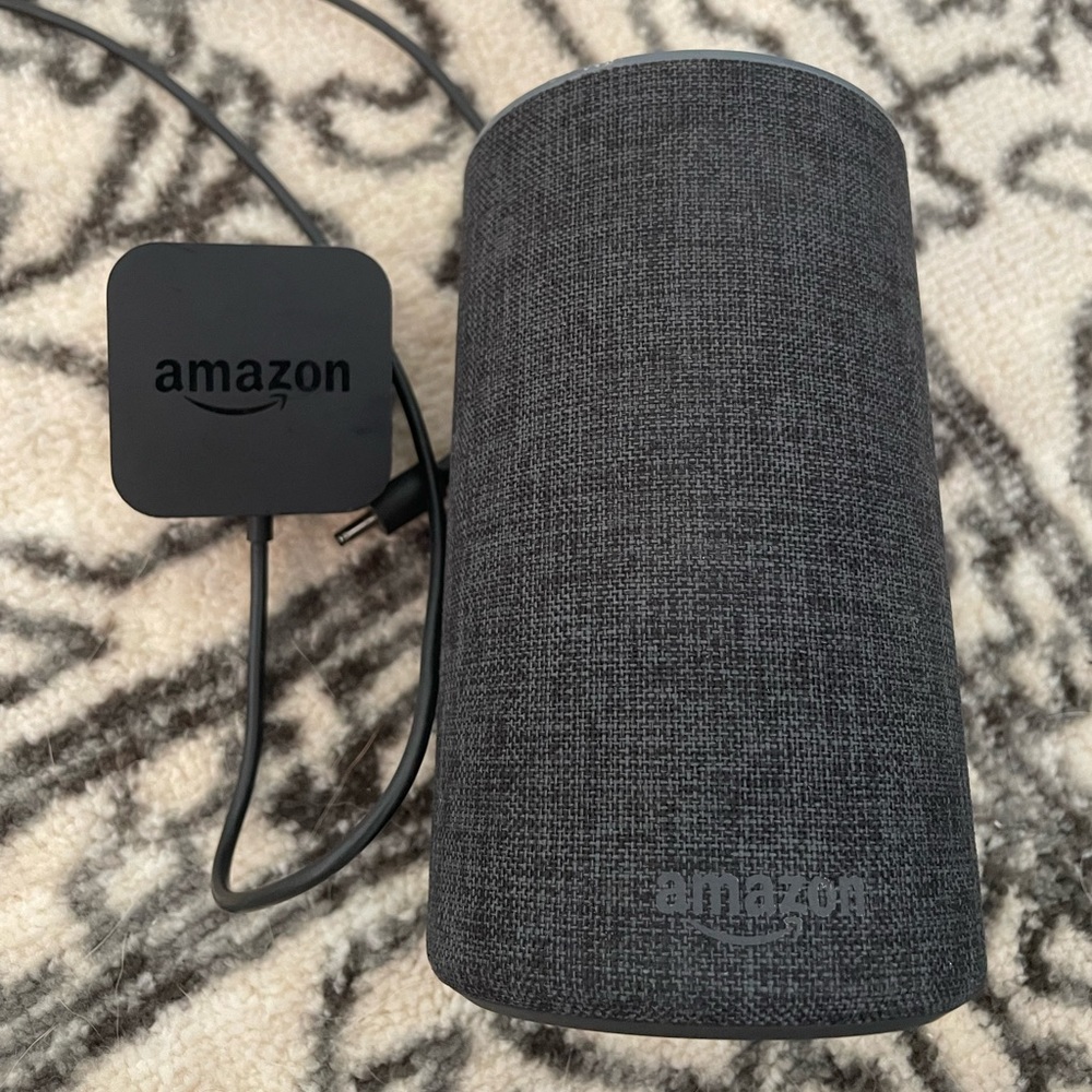 2nd generation amazon alexa - Picture 3 of 5
